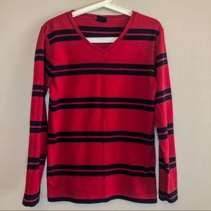V Neck Sweater for men with striped horizontal pattern